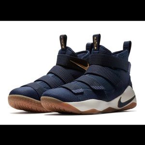 lebron soldier 11 basketball shoe🏀